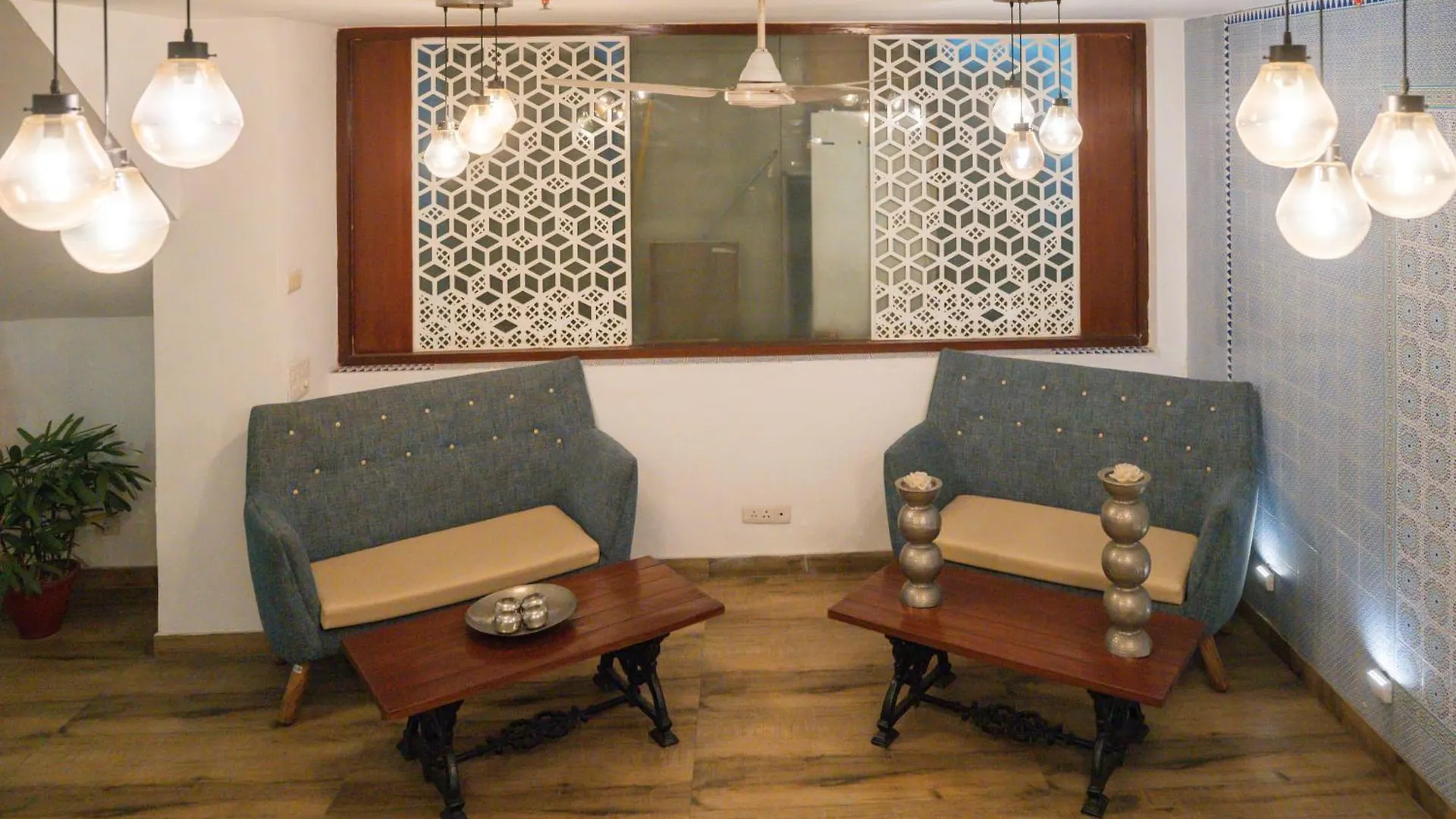 Ahuja Residency Dlf Phase 2 Hotel Gurgaon