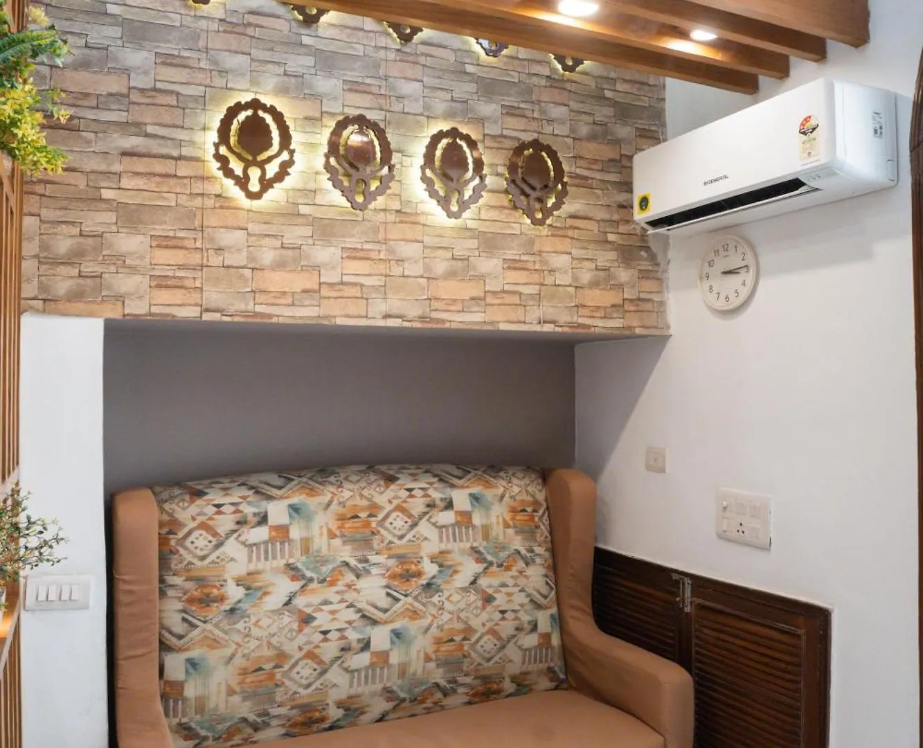 Ahuja Residency Dlf Phase 2 Hotel Gurgaon