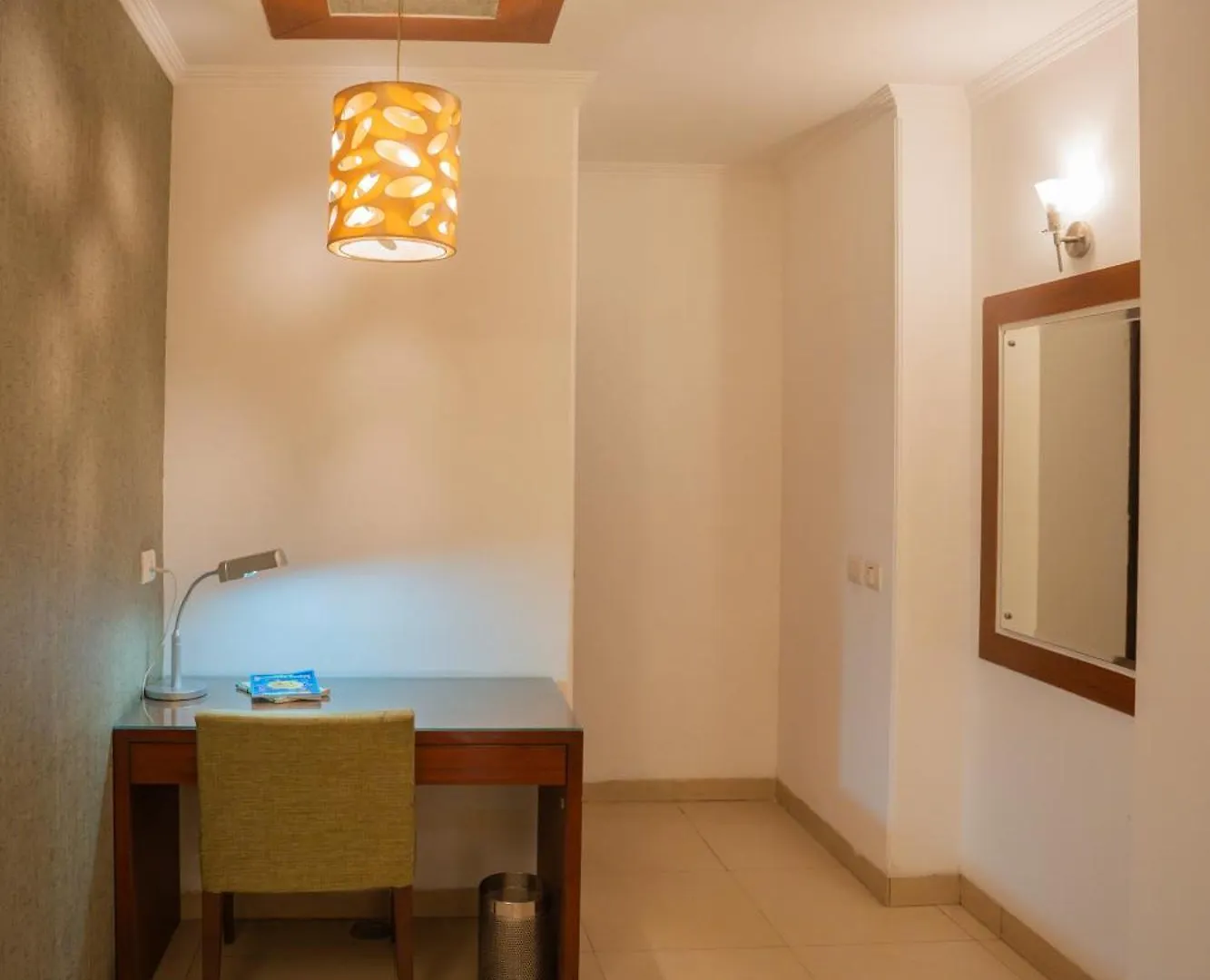Ahuja Residency Dlf Phase 2 Hotel Gurgaon