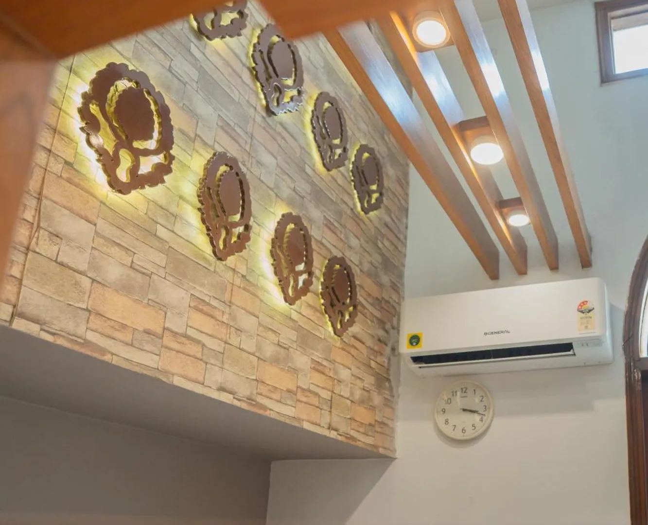 Ahuja Residency Dlf Phase 2 Hotel Gurgaon
