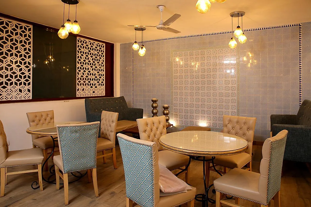 Ahuja Residency Dlf Phase 2 Hotel Gurgaon